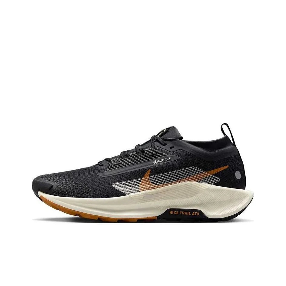 Nike Pegasus Trail 5, chaussure trail Gore-Tex, trail running unisexe, Nike trail imperméable, Pegasus Trail 5 Gore-Tex Off Noir, chaussure trail homme femme, Nike trail 2024, chaussure trail polyester, semelle caoutchouc trail, Nike POIZON FQ0908-007